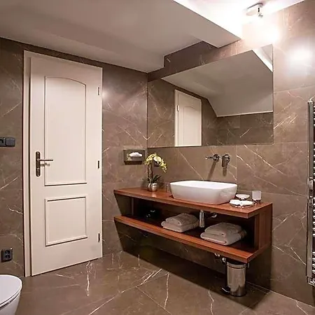Hotel Anna 4*