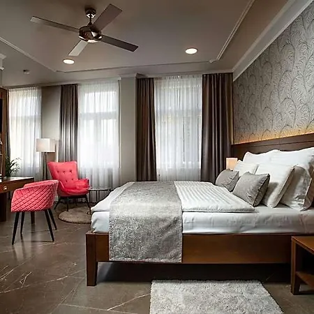 Hotel Anna 4*