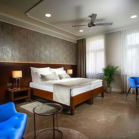 Hotel Anna 4*