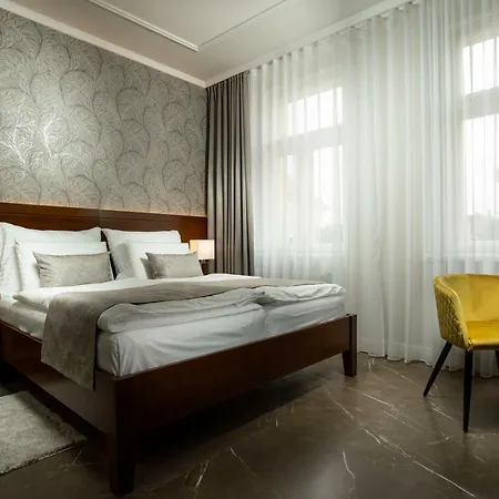 Hotel Anna 4*