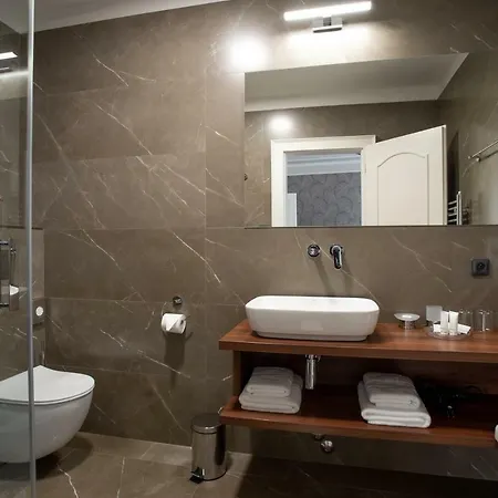 Anna Hotel 4*